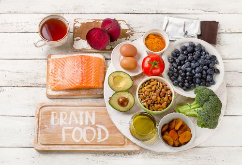 Δέκα τροφές που βελτιώνουν τη λειτουργία του εγκεφάλου μας