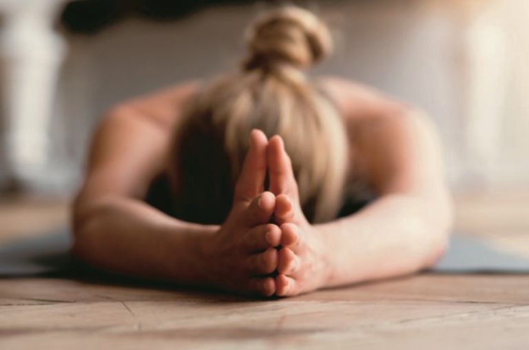 Pain relief: Οι απλές ασκήσεις που ανακουφίζουν από τον πόνο | vita.gr