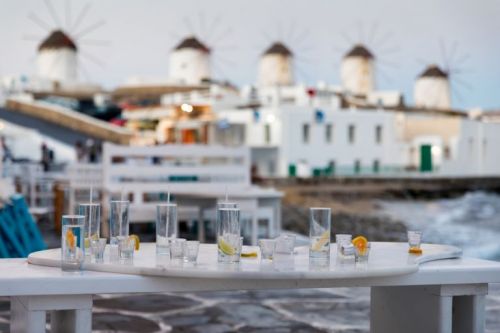 Covid-19: Ανατροπή στην εστίαση – Τι θα γίνει με τους εμβολιασμένους