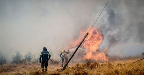 Ακραίος κίνδυνος φωτιάς για τη Ρόδο – Αγωνία για 11 ακόμη περιοχές