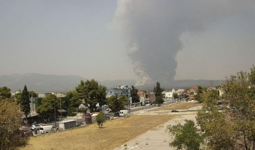 «Συναγερμός» για την αναζωπύρωση της πυρκαγιάς στη Βαρυμπόμπη