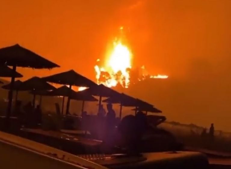 Δεκάδες φωτιές σε όλη τη χώρα – Καταγγελίες για οργανωμένο σχέδιο εμπρησμού | vita.gr