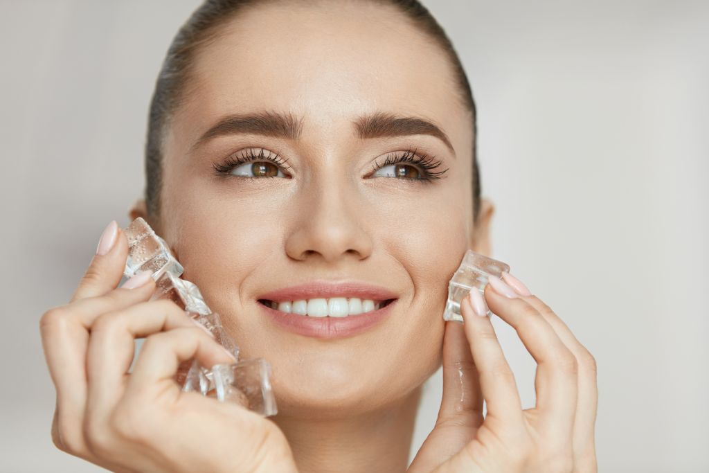 Facial Icing - Το καλοκαιρινό trend που αξίζει να εντάξετε στην ρουτίνα ομορφιάς σας