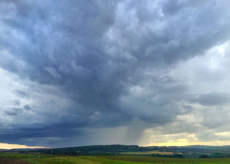Αγριεύει ο καιρός – Έρχονται καταιγίδες και χαλάζι τις επόμενες ώρες | vita.gr