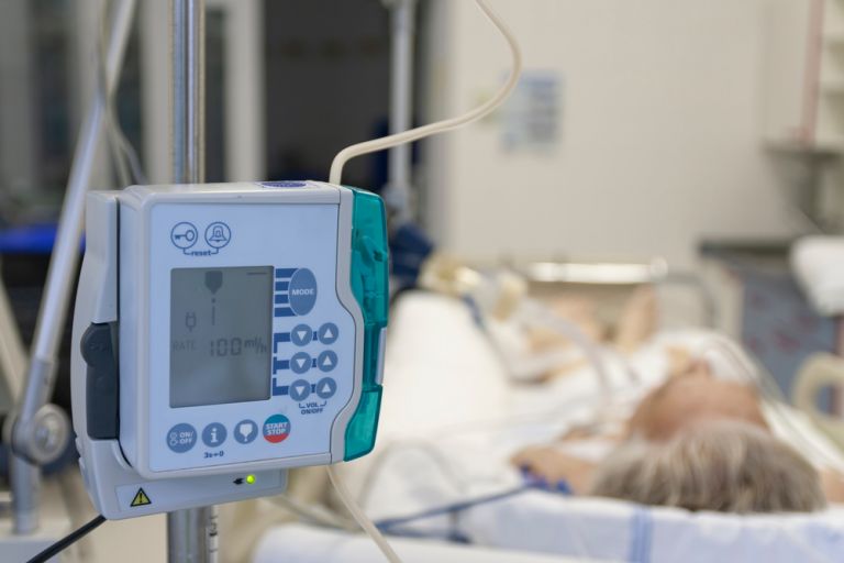 Covid-19: Απλή εξέταση δείχνει ποιοι ασθενείς αντιμετωπίζουν αυξημένο κίνδυνο θανάτου | vita.gr