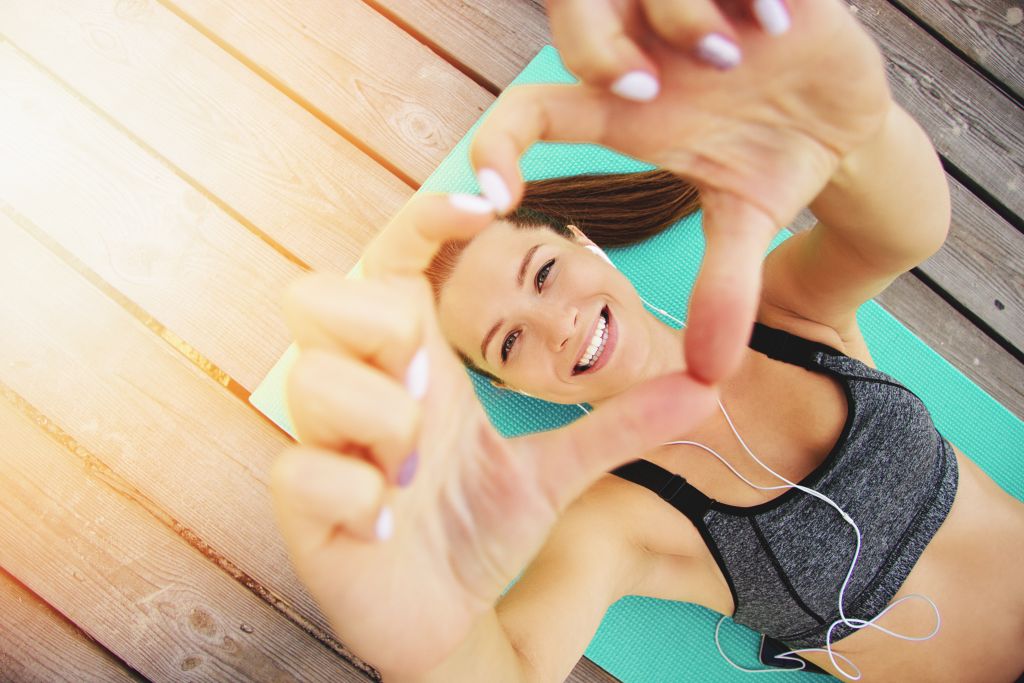 Αυτοί είναι οι πιο απλοί και διασκεδαστικοί τρόποι να γυμναστείτε το καλοκαίρι