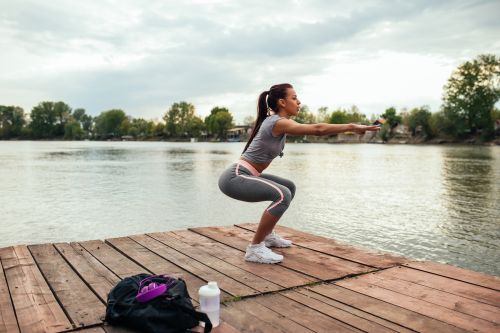 Squat – Νιώθετε ότι δεν μπορείτε να κάνετε; Αυτό το κόλπο θα βοηθήσει