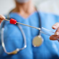 Κορωνοϊός – Ξεπερνούν τα 4.500 τα σημερινά κρούσματα