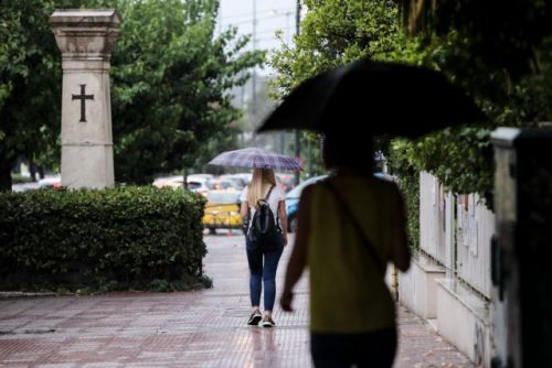 Καιρός: Αλλάζει το «σκηνικό» με βροχές και ενίσχυση των ανέμων