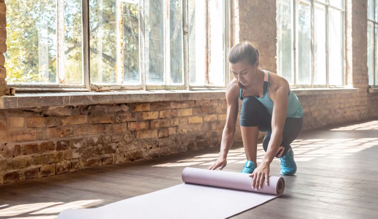 Απογευματινή ρουτίνα yoga για χαλάρωση