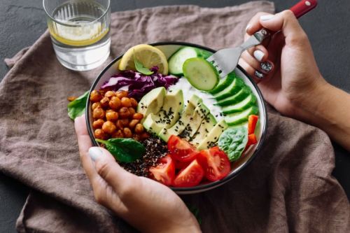 Υγιεινά γεύματα – 4+1 tips για να τα κάνετε πιο νόστιμα