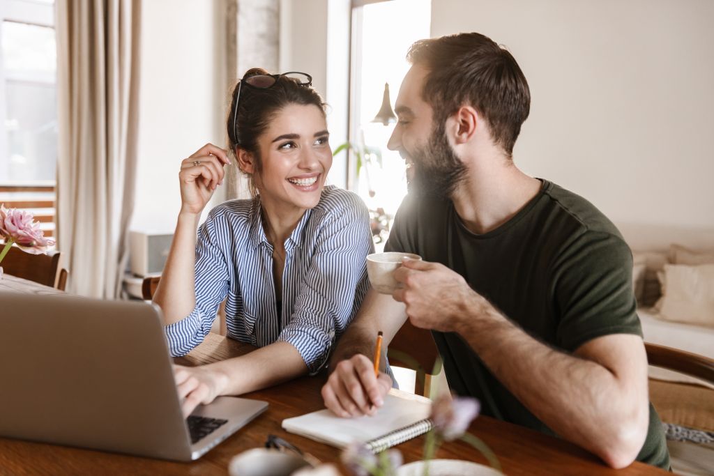 Συναισθηματική Οικειότητα - 4 tips για να επανασυνδεθείτε με τον σύντροφό σας