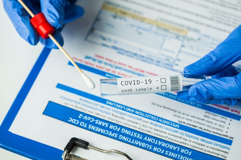 COVID: Σχεδόν 4.000 νέα κρούσματα και 500 επαναλοιμώξεις | vita.gr