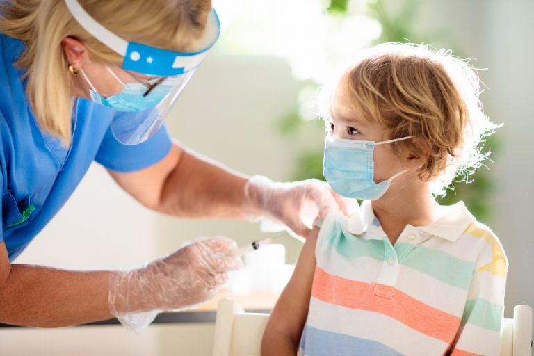 «Πράσινο φως» για εμβολιασμούς ανηλίκων από παιδιάτρους | vita.gr