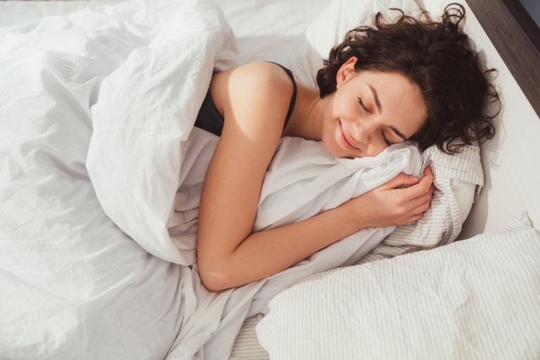 Κοιμηθείτε καλύτερα, αδυνατίστε ευκολότερα | vita.gr