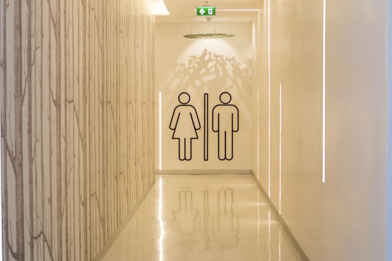 Κορωνοϊός- Πόσο επικίνδυνo είναι να κολλήσουμε από δημόσια τουαλέτα; | vita.gr