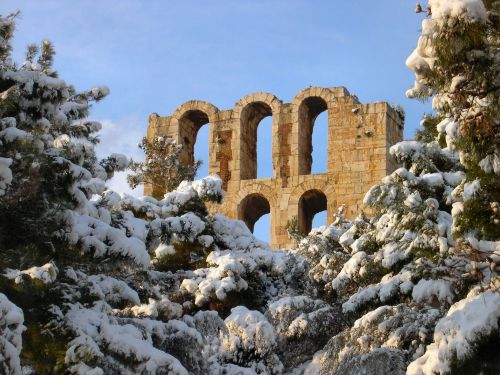 Καθ’οδόν πολύ «βαρύς» χειμώνας, σύμφωνα με τα μερομήνια