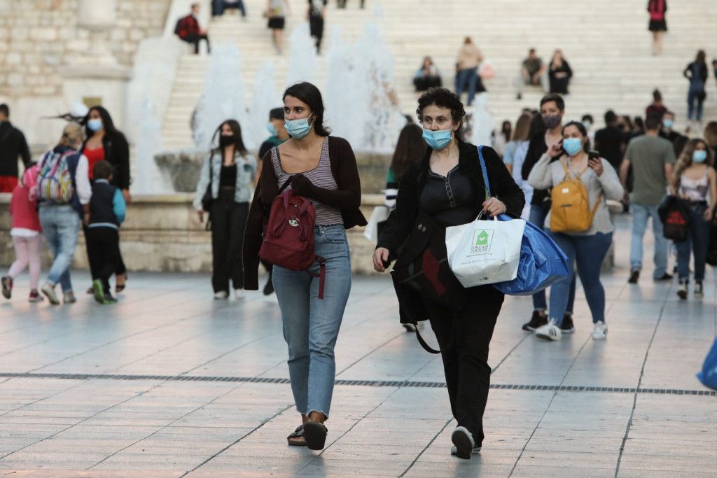 Μόσιαλος – Η πανδημία θα διαρκέσει μέχρι το τέλος του 2022