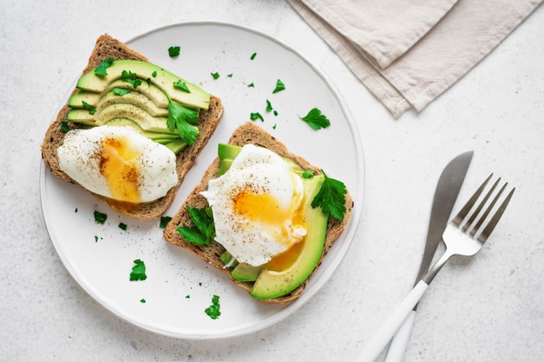 Εκτός από αυγά – Τι βάζουμε στο πρωινό για πρωτεΐνη στο φουλ | vita.gr