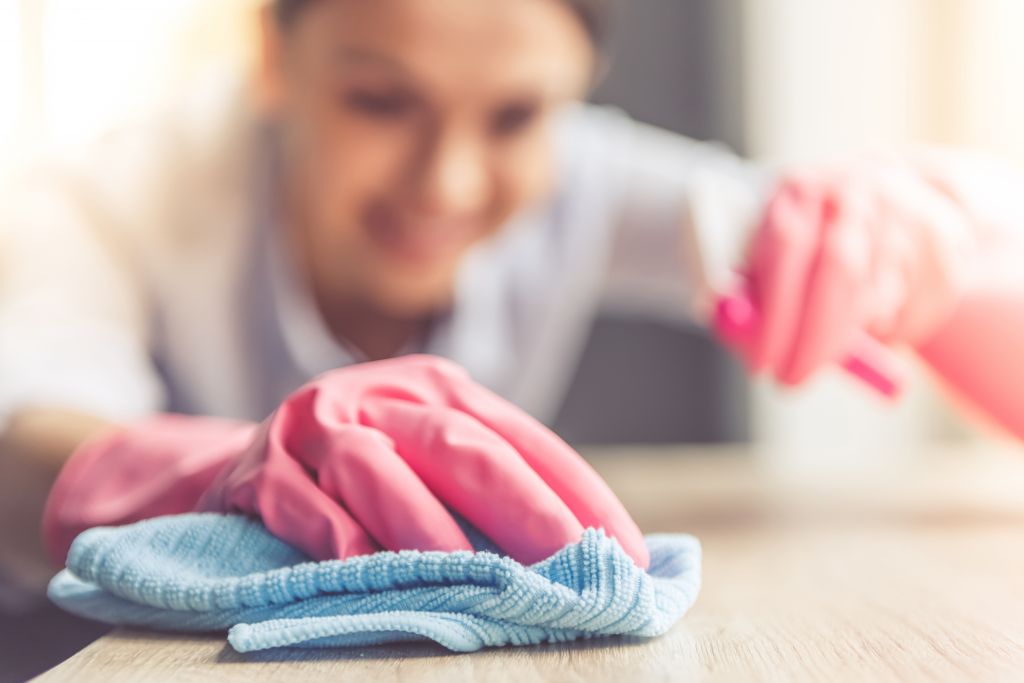 Fall cleaning checklist: Υποδεχόμαστε το φθινόπωρο με καθαρό σπίτι