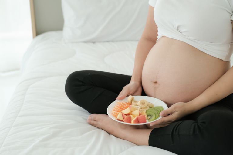 Διατροφή & εγκυμοσύνη – Πώς να αντιμετωπίσετε τις λιγούρες για γλυκά | vita.gr