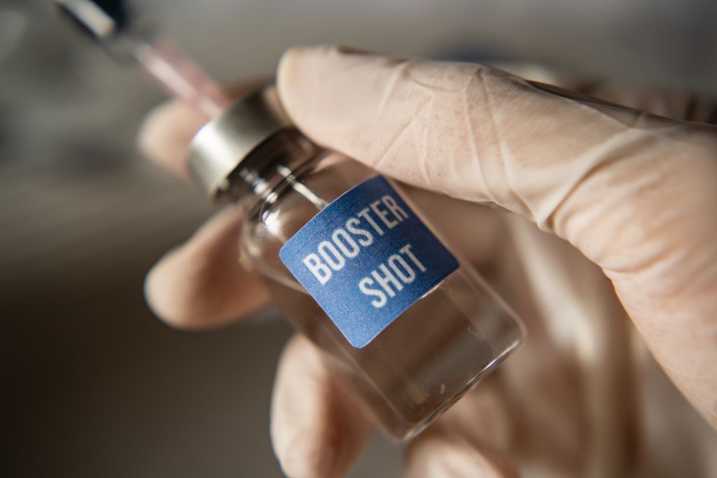 Εμβόλιο – Ανάγκη και για τέταρτη δόση βλέπει ο Μπουρλά