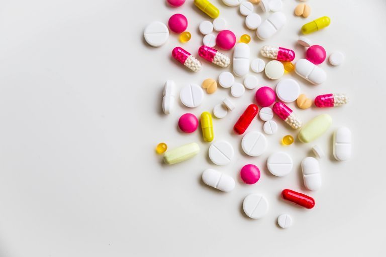 Κορωνοϊός – Το χάπι της Pfizer θα είναι αποτελεσματικό και για την Όμικρον, δηλώνει ο Μπουρλά | vita.gr