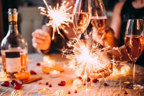 Πρωτοχρονιάτικο party – Πώς δεν θα ξυπνήσετε με hangover