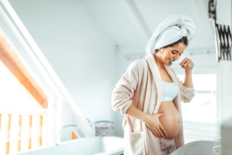 Κακοσμία στόματος στην εγκυμοσύνη – Πού οφείλεται και πώς θα την αποφύγετε | vita.gr