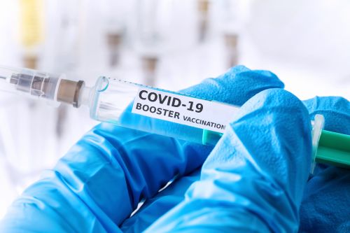 Κορωνοϊός: Εγκρίθηκαν διαφορετικά εμβόλια σε ΗΠΑ και Ευρώπη – Γιατί διίστανται οι απόψεις