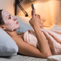 Skincare: Οι κινήσεις-ματ που αναζωογονούν την επιδερμίδα