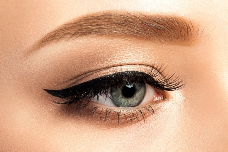 Eyeliner: Τα μυστικά για τέλειο fox eye | vita.gr