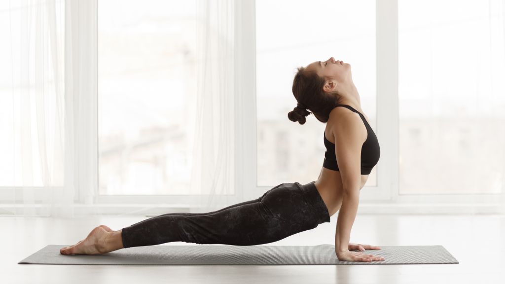 Full body yoga για δύναμη και ευεξία