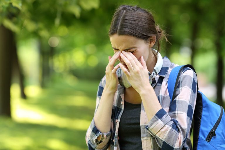 Φαγούρα στα μάτια εξαιτίας αλλεργίας; 3 κινήσεις που ανακουφίζουν | vita.gr