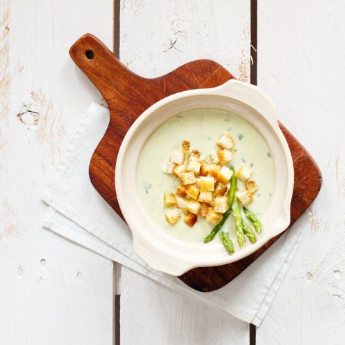 White Asparagus Soup: Η ανοιξιάτικη βελούδινη σούπα που μας χαρίζει χρόνια