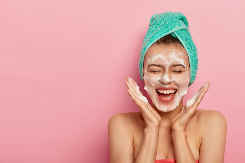 Πλένετε το πρόσωπό σας στο ντους; Οι απαράβατοι κανόνες…