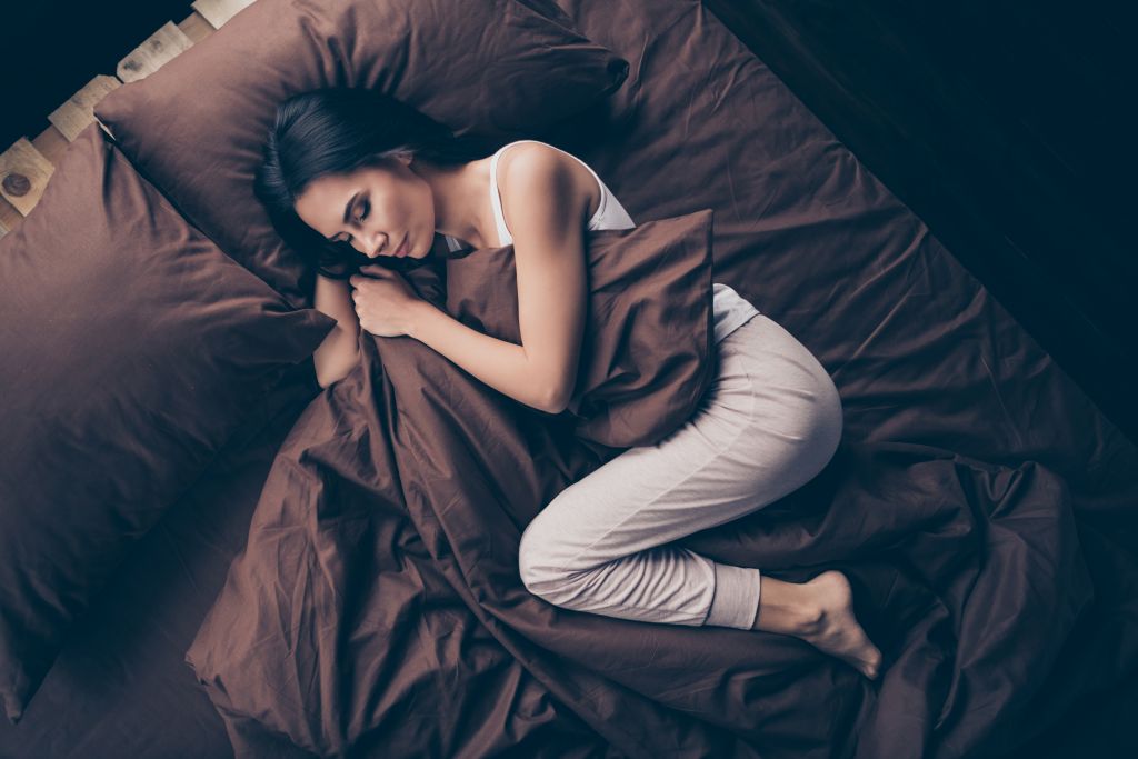 Sunday rest: Πόσες ώρες ύπνου είναι ιδανικές; Νέα έρευνα αποκαλύπτει