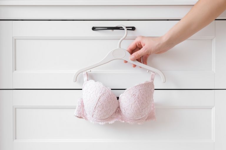 Αυτός είναι ο καλύτερος τρόπος για να πλύνετε τα καλά σας εσώρουχα | vita.gr