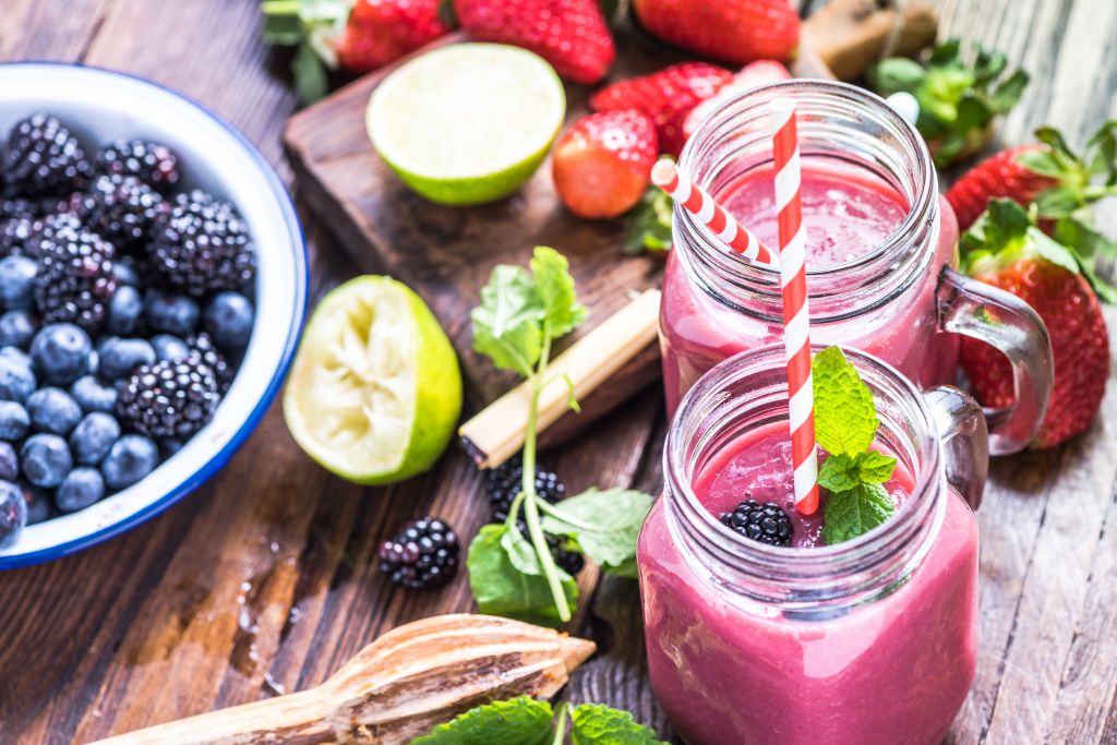 Αντιφλεγμονώδες smoothie με μούρα για δυνατό ξεκίνημα