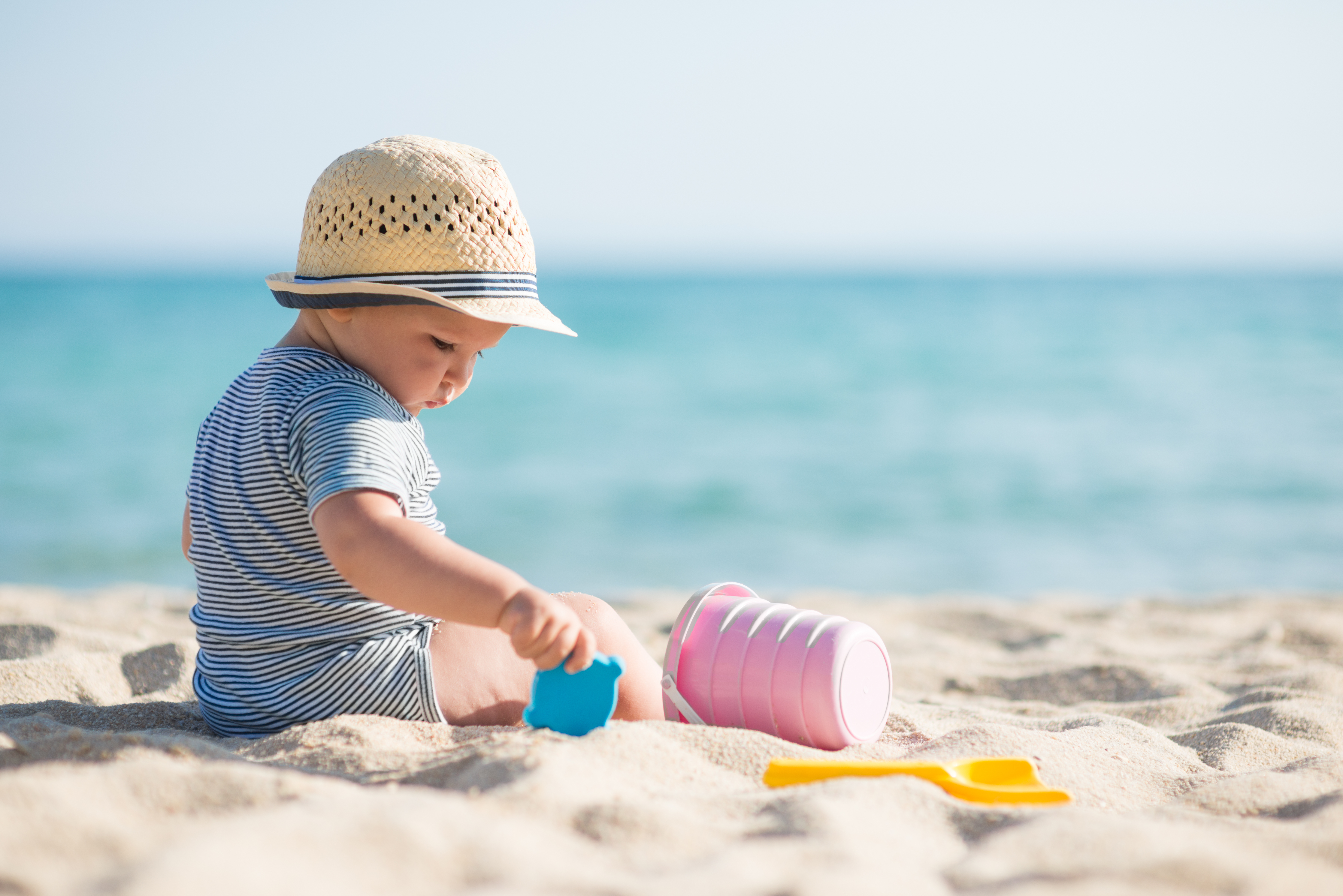 Πρώτη φορά στην παραλία με το μωρό: Τι θα χρειαστείτε