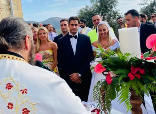 Κόνι Μεταξά – Μάριος Καπότσης: Ονειρεμένος γάμος για το ζευγάρι