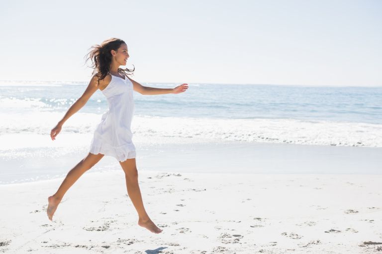 Πώς θα αλλάξει το σώμα σας αν περπατάτε 1,5 χλμ την ημέρα | vita.gr