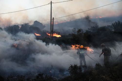 Ένωση Πνευμονολόγων για την φωτιά στην Πεντέλη – Τι να προσέξουν όσοι είναι κοντά στα μέτωπα