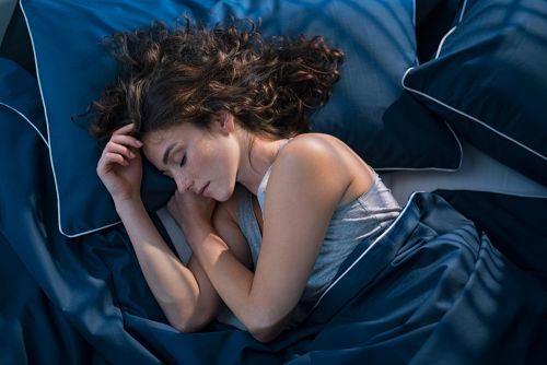 Έρευνα: Γιατί ξυπνάμε νυσταγμένοι μετά από μια πανσέληνο;