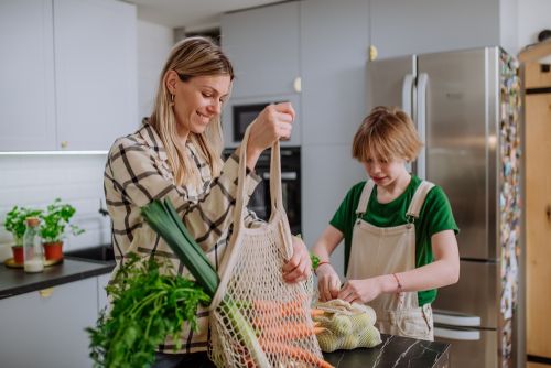 Μήπως ήρθε η ώρα να κάνετε πιο «πράσινη» την κουζίνα σας;