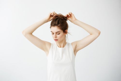 Hair tutorial: Χαμηλός κότσος σε λίγα λεπτά