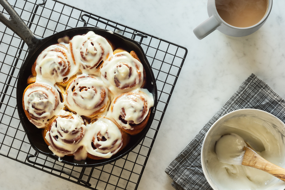 Ακαταμάχητα cinnamon rolls: Tο γρήγορο φθινοπωρινό πρωινό κατά της φλεγμονής