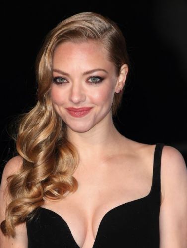 Amanda Seyfried: Βραβεύτηκε με το Emmy ως η καλύτερη ηθοποιός της χρονιάς