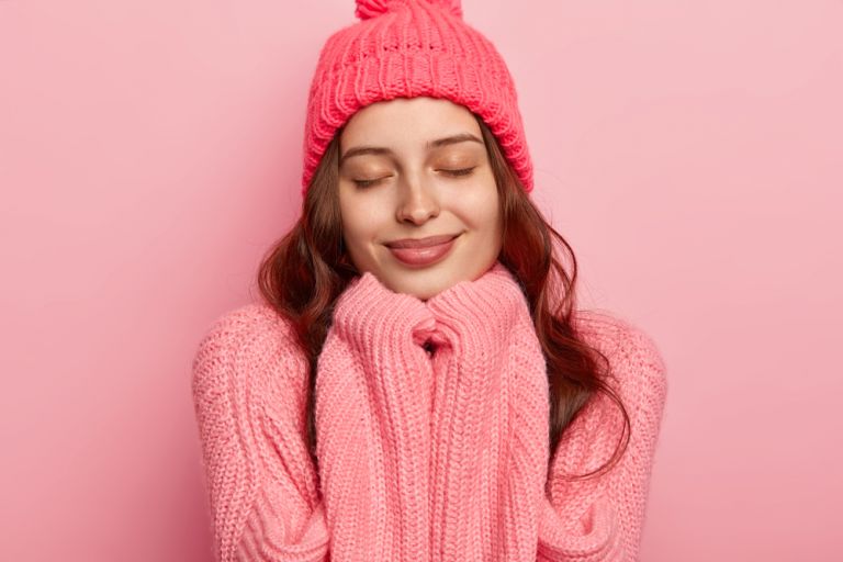 Γιατί κάποιοι άνθρωποι κρυώνουν περισσότερο; | vita.gr