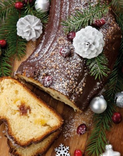 Χριστουγεννιάτικο κέικ με φρούτα και βελούδινη σοκολάτα